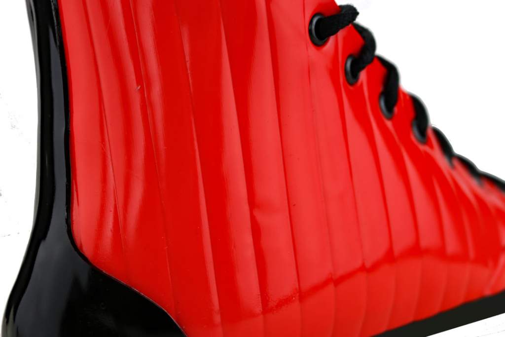 latex limited edition sneaker struktur latex pinstripe